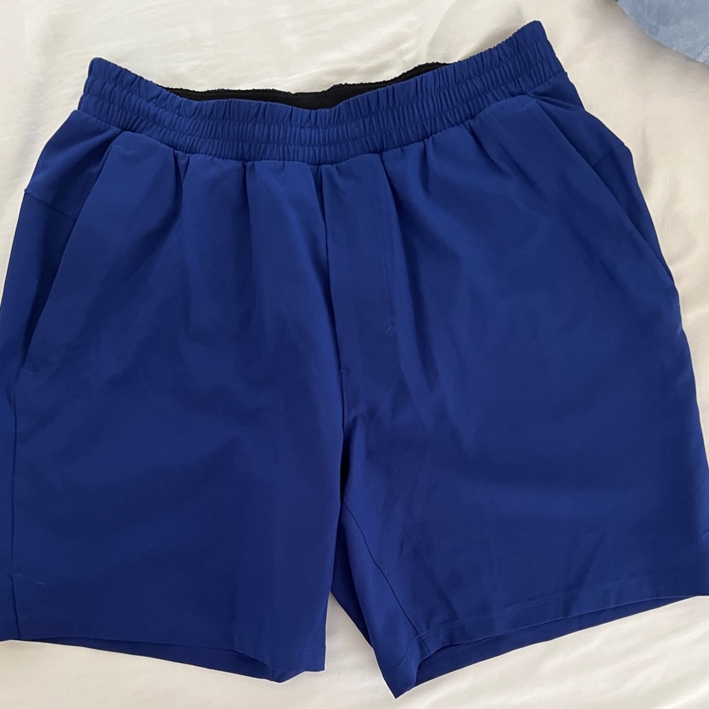 NWOT lulu channel shorts